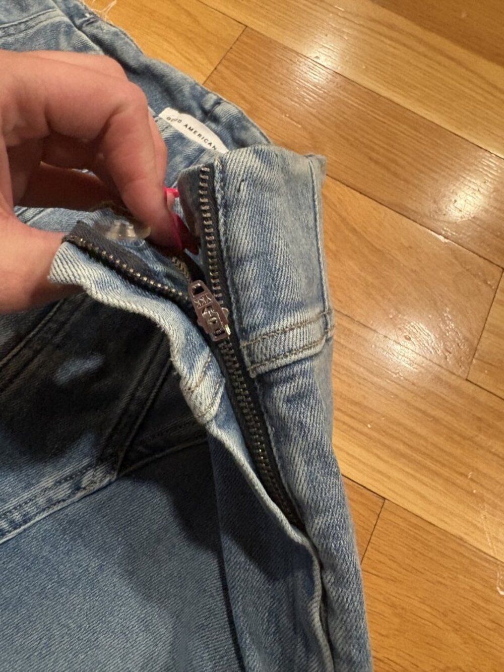 Good American Size 15 Light Wash Straight Leg Jeans with Seam Detail - Picture 5 of 6